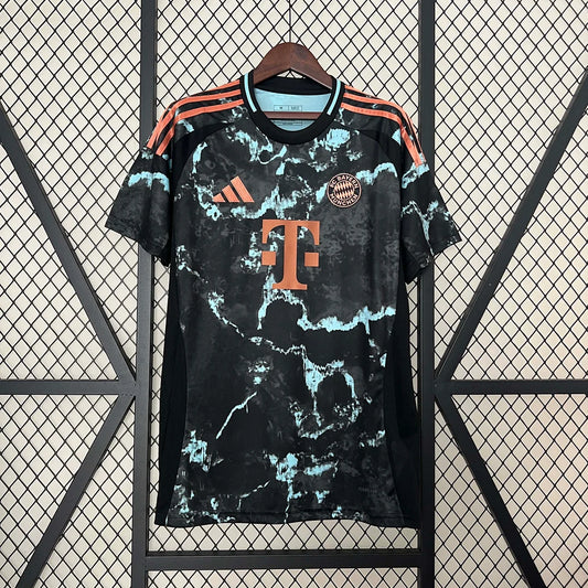 24/25 Bayer München Away